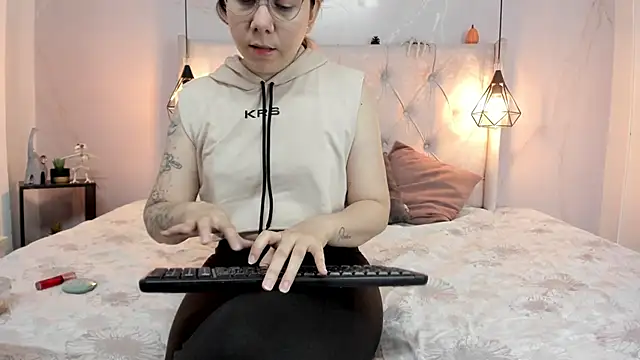 Snapshot of SakuraLee_ chatting on October 16, 2025, 1:52 pm SakuraLee  online show from October 16, 2025, 1:52 pm