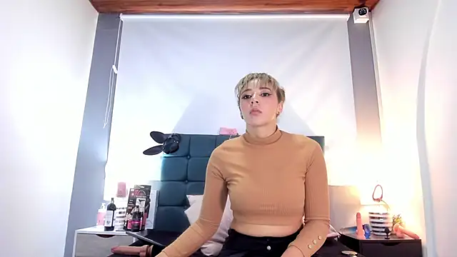 Snapshot of charlott_lens chatting on September 30, 2025, 2:56 pm charlott lens online show from September 30, 2025, 2:56 pm