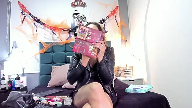 Snapshot of charlott_lens chatting on October 25, 2025, 9:30 am charlott lens online show from October 25, 2025, 9:30 am