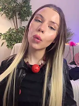 KittyKatyDream online show from February 3, 2025, 7:31 pm