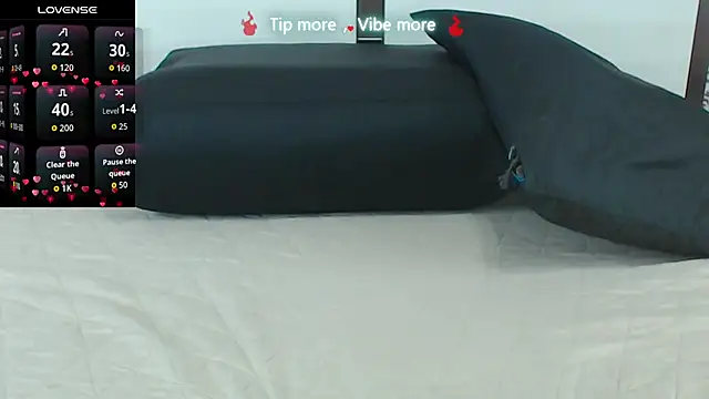 Snapshot of MissMilla chatting on October 10, 2025, 5:41 am MissMilla online show from October 10, 2025, 5:41 am