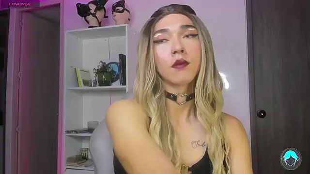 sofi elfqueen online show from February 16, 2025, 1:58 am