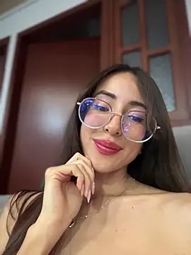 lauravasquez online show from February 22, 2025, 5:13 pm