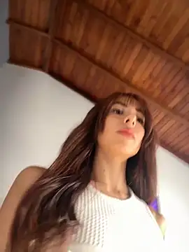 lauravasquez online show from April 1, 2026, 3:53 pm