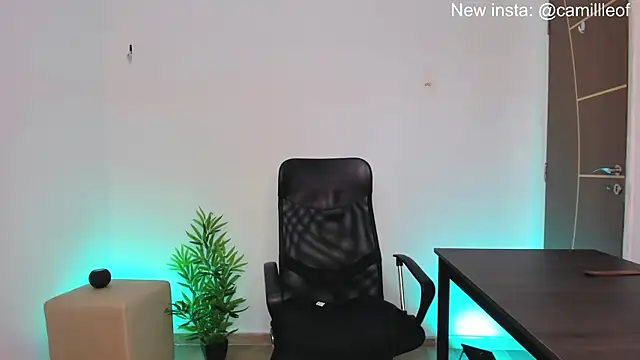 Snapshot of camille-rose chatting on January 22, 2025, 8:06 pm camille-rose online show from January 22, 2025, 8:06 pm