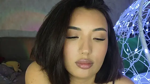 lily  foster online show from November 13, 2025, 12:53 pm