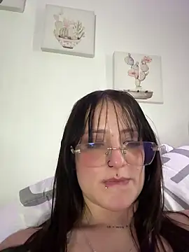 Megan lu2 online show from February 8, 2025, 1:01 pm
