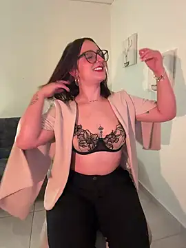 Snapshot of Megan_lu2 chatting on February 7, 2026, 5:15 am Megan lu2 online show from February 7, 2026, 5:15 am