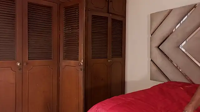 Snapshot of Raven_foxter1 chatting on September 20, 2025, 6:57 pm Raven foxter1 online show from September 20, 2025, 6:57 pm