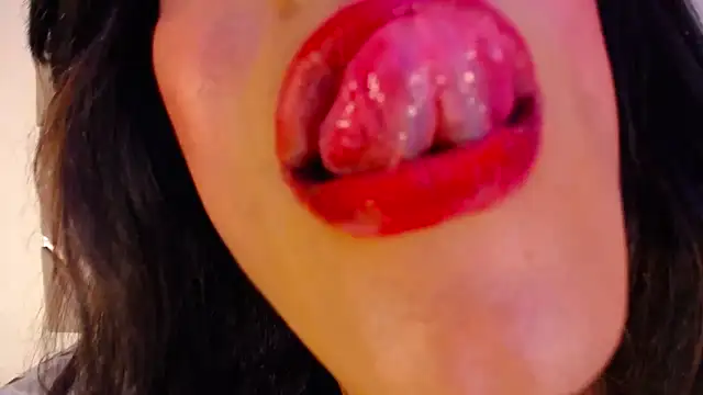 Snapshot of Raven_foxter1 chatting on June 11, 2026, 5:43 pm Raven foxter1 online show from June 11, 2026, 5:43 pm