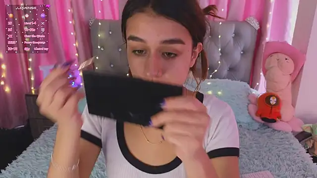 Emiily Scott1 online show from January 24, 2025, 3:13 pm