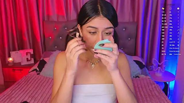 Snapshot of Emiily_Scott1 chatting on May 12, 2026, 2:30 am Emiily Scott1 online show from May 12, 2026, 2:30 am