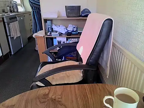 Snapshot of daddyflash chatting on March 2, 2026, 10:44 am daddyflash online show from March 2, 2026, 10:44 am