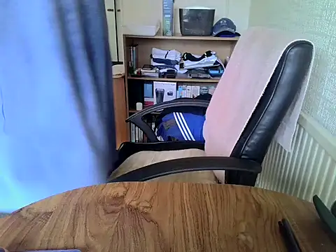 Snapshot of daddyflash chatting on September 17, 2025, 10:39 am daddyflash online show from September 17, 2025, 10:39 am