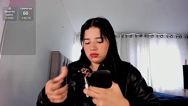 aliice walker  online show from November 2, 2025, 4:01 pm