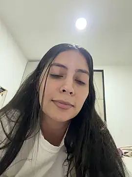 Sophie  Foxxx online show from April 15, 2026, 2:17 am