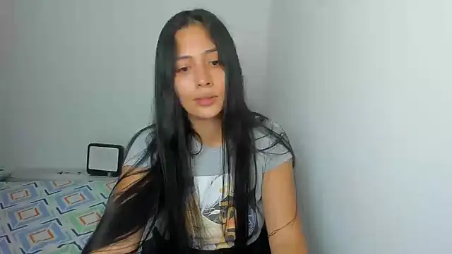 Snapshot of Sophie__Foxxx chatting on February 20, 2025, 4:07 am Sophie Foxxx online show from February 20, 2025, 4:07 am
