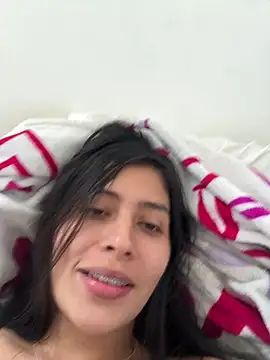 Snapshot of Sophie__Foxxx chatting on March 19, 2025, 6:01 pm Sophie Foxxx online show from March 19, 2025, 6:01 pm
