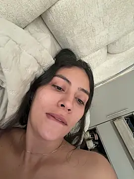 Sophie  Foxxx online show from December 20, 2025, 2:20 pm