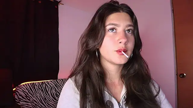 kisstarxxx online show from December 17, 2025, 3:44 am