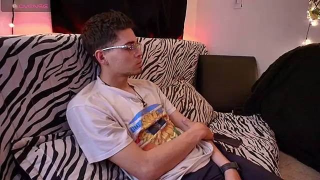 Snapshot of kisstarxxx chatting on February 15, 2026, 7:51 am kisstarxxx online show from February 15, 2026, 7:51 am