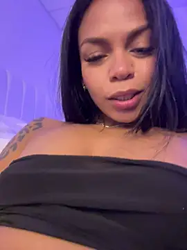 Charly  online show from November 8, 2025, 4:27 am