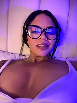 Snapshot of Charly_ chatting on October 10, 2025, 3:51 am Charly online show from October 10, 2025, 3:51 am