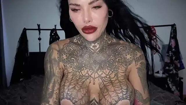 claudiacvc95 online show from March 2, 2026, 7:15 am