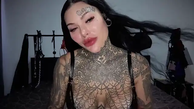 claudiacvc95 online show from March 26, 2026, 2:43 am