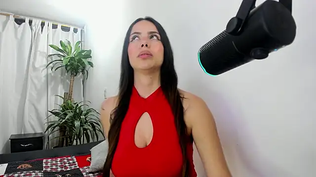 Lia-y-felipe online show from November 25, 2025, 12:55 am