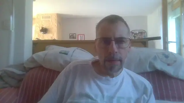 ptitcanard60600 online show from September 19, 2025, 1:59 pm