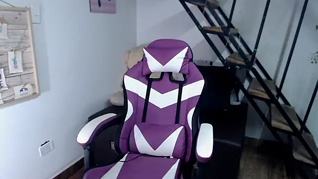 samantha baby  online show from October 11, 2025, 8:10 pm