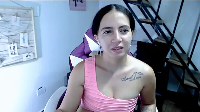 samantha baby  online show from September 22, 2025, 6:14 pm