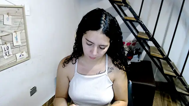 samantha baby  online show from March 15, 2025, 10:33 pm