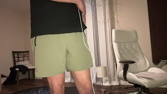 Snapshot of alexmannd chatting on February 26, 2026, 2:33 am alexmannd online show from February 26, 2026, 2:33 am