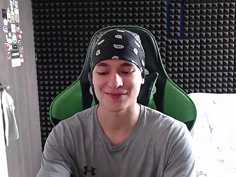 Curly Angel24 online show from December 1, 2025, 5:25 pm