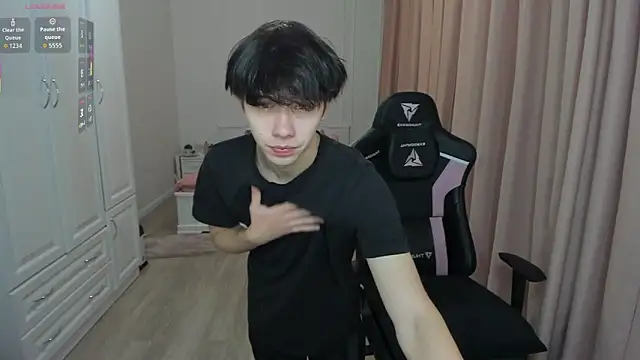 lil cassie online show from October 24, 2025, 4:44 am