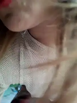 Snapshot of Evehampy chatting on October 4, 2025, 7:37 pm Evehampy online show from October 4, 2025, 7:37 pm