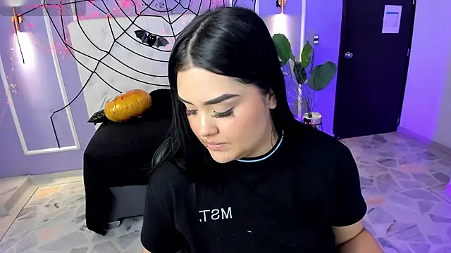 Snapshot of martinasaez chatting on October 29, 2025, 8:08 pm martinasaez online show from October 29, 2025, 8:08 pm