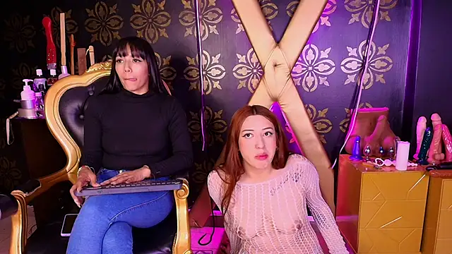 Snapshot of Sunny_n_Mia chatting on October 8, 2025, 7:47 pm Sunny n Mia online show from October 8, 2025, 7:47 pm