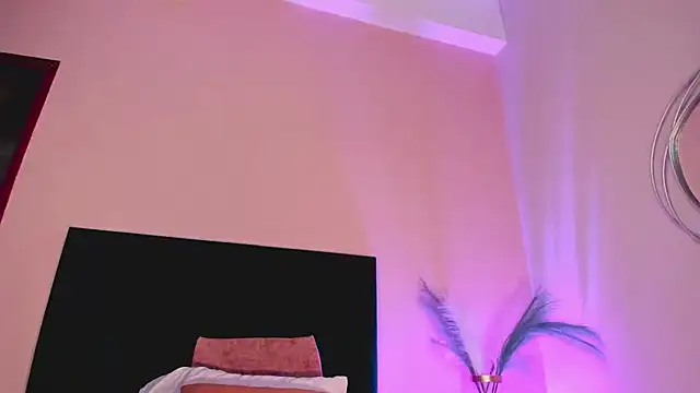 NoraDasilva online show from November 5, 2025, 12:47 am