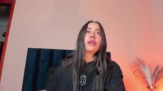 NoraDasilva online show from October 22, 2025, 12:32 am