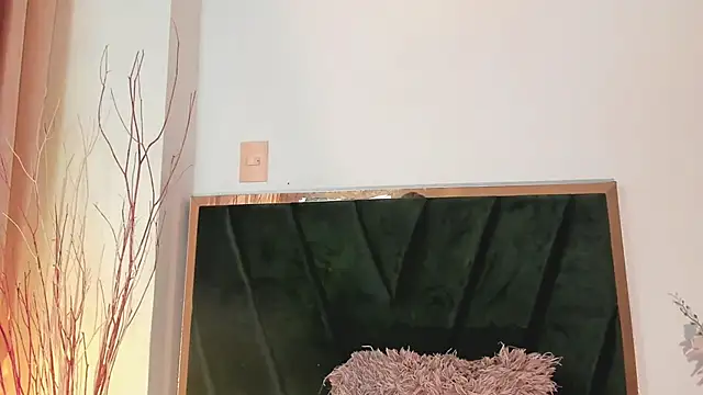 NoraDasilva online show from November 11, 2025, 1:00 am