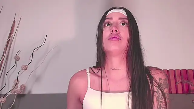 NoraDasilva online show from September 29, 2025, 11:21 pm