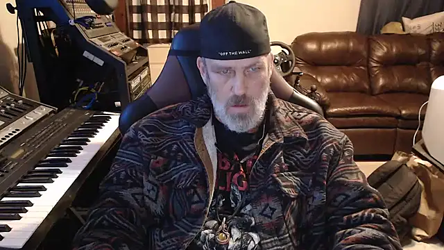 Snapshot of jimdacbin420 chatting on December 9, 2024, 4:56 am jimdacbin420 online show from December 9, 2024, 4:56 am