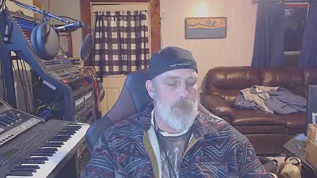 Snapshot of jimdacbin420 chatting on February 13, 2025, 1:40 am jimdacbin420 online show from February 13, 2025, 1:40 am