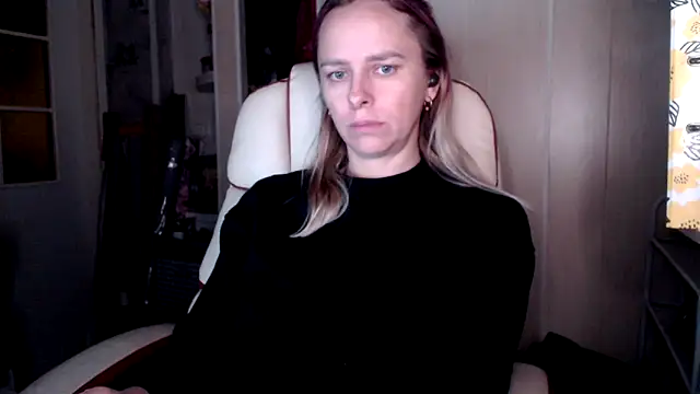 Snapshot of las_sweet chatting on November 12, 2025, 2:32 pm las sweet online show from November 12, 2025, 2:32 pm