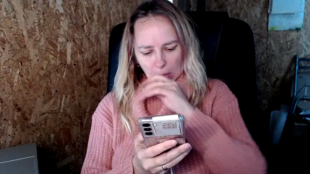 Snapshot of las_sweet chatting on February 4, 2026, 10:54 am las sweet online show from February 4, 2026, 10:54 am