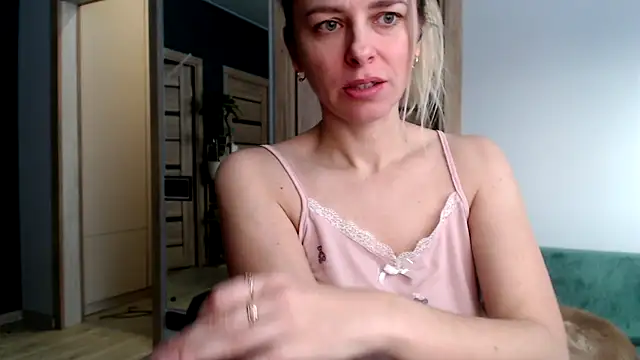 Snapshot of las_sweet chatting on February 10, 2026, 10:47 am las sweet online show from February 10, 2026, 10:47 am