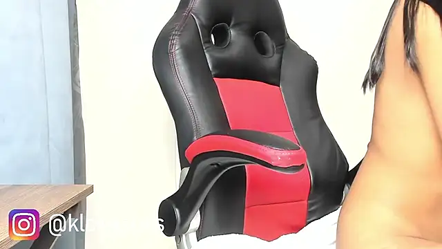 Snapshot of Kloe-squirts chatting on October 9, 2025, 2:28 pm Kloe-squirts online show from October 9, 2025, 2:28 pm